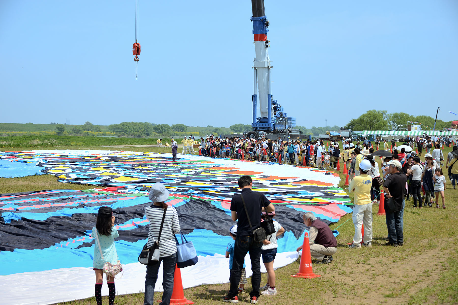 ジャンボこいのぼり 加須市利根川河川敷緑地公園