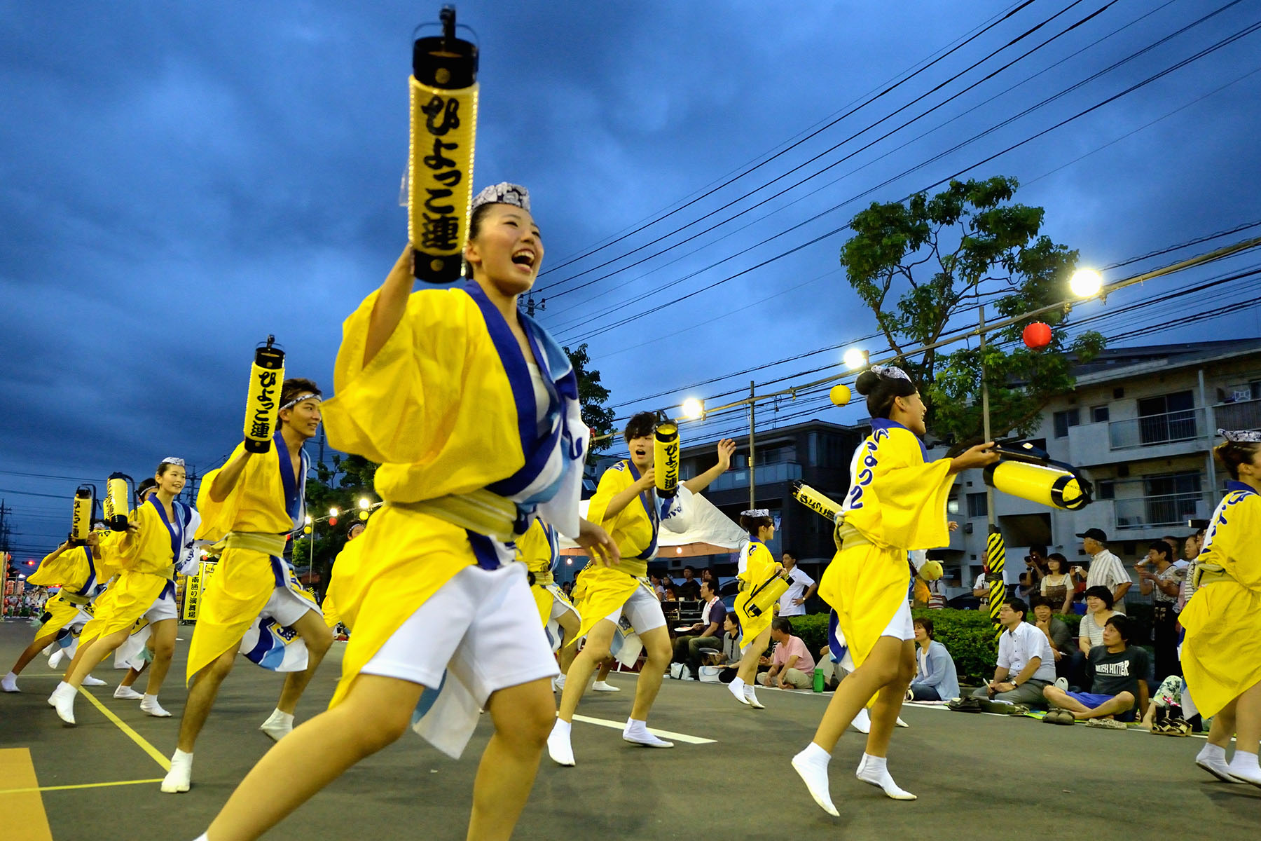 南越谷阿波踊り 南越谷駅前演舞場