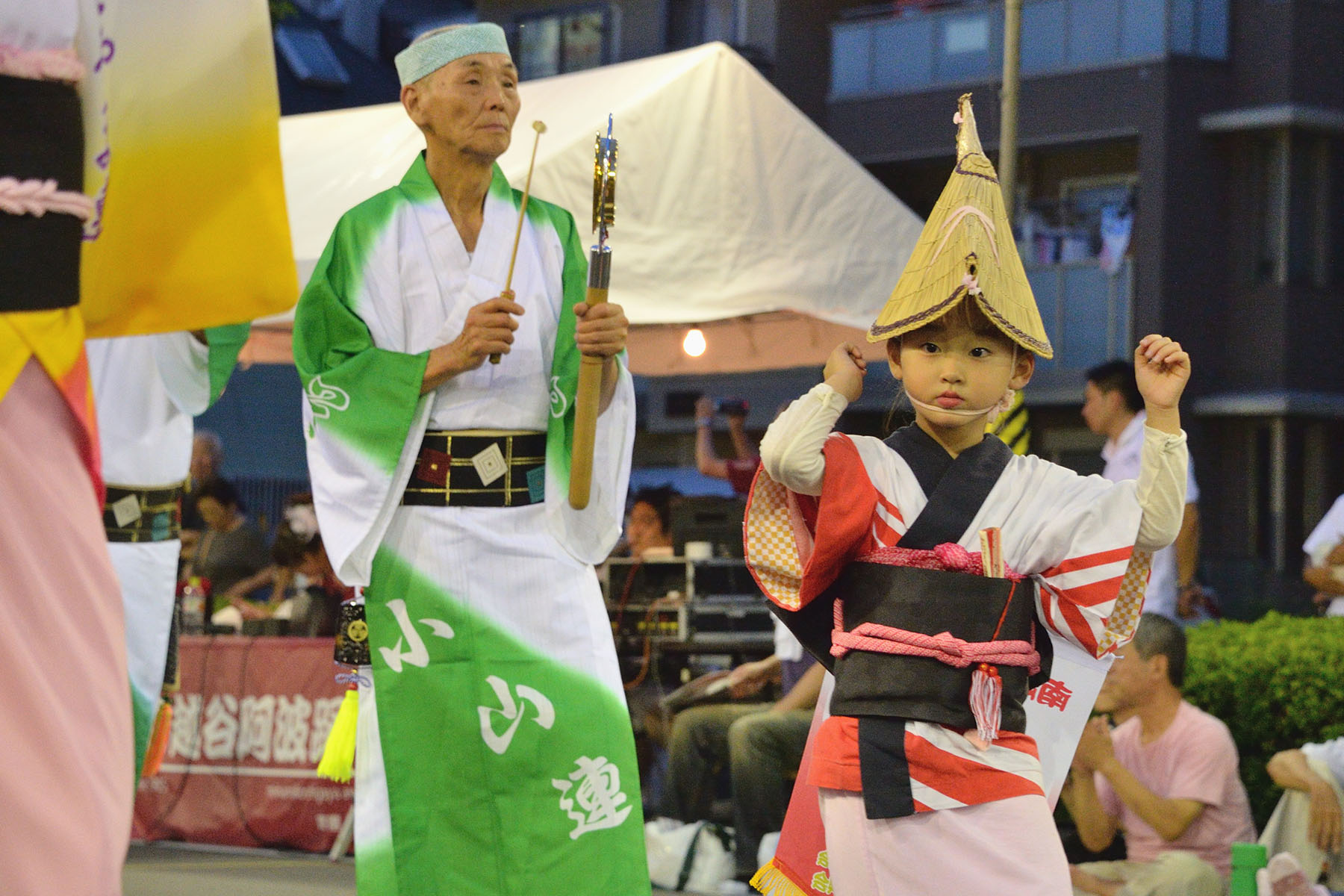 南越谷阿波踊り 南越谷駅前演舞場