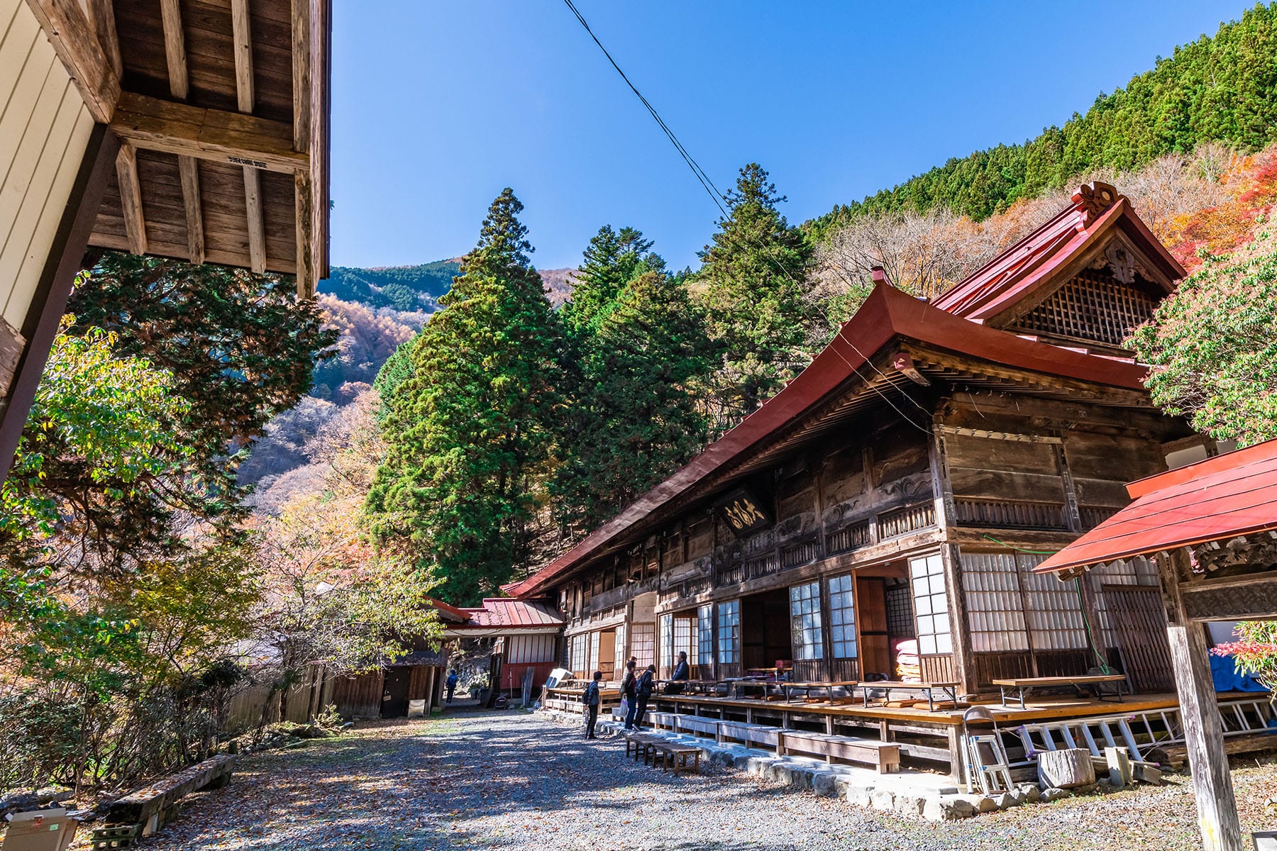 彩甲斐街道沿いの紅葉【大血川渓谷・三峰登竜渓付近｜埼玉県秩父市】