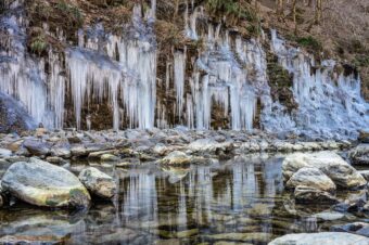 三十槌の氷柱