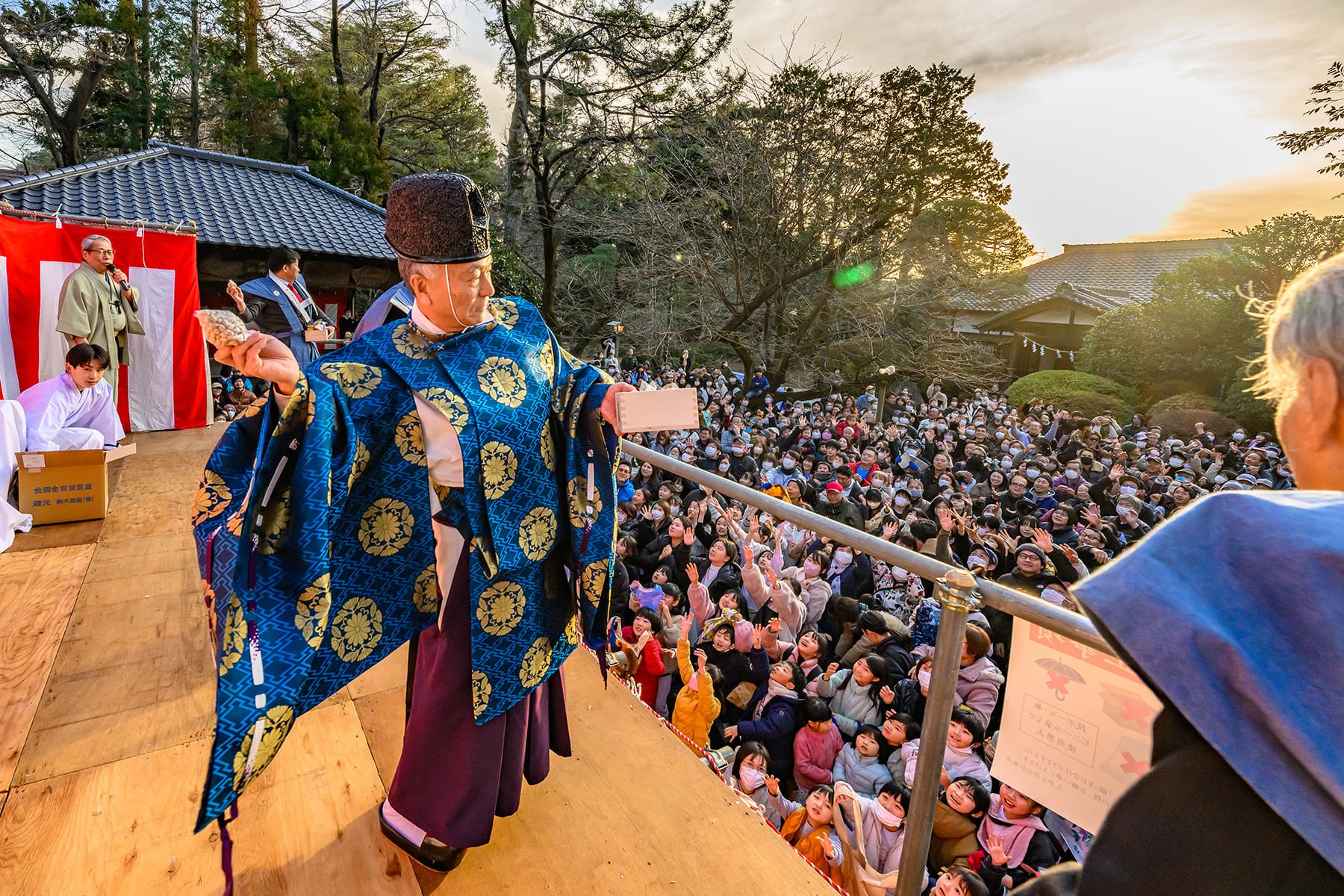 岩槻久伊豆神社節分祭 （さいたま市岩槻区）| フォトさいたま